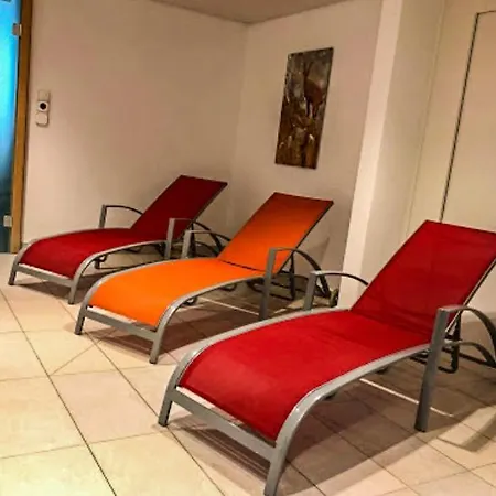 アパート In Den Bergen Mit Grosser Terrasse ビビオ