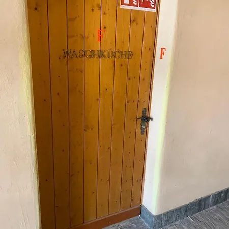 In Den Bergen Mit Grosser Terrasse דירה