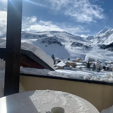 アパート In Den Bergen Mit Grosser Terrasse ビビオ