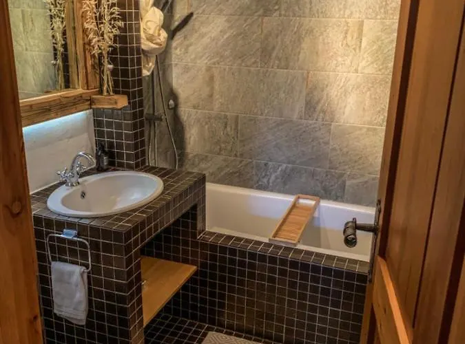 Appartamento In Den Bergen Mit Grosser Terrasse