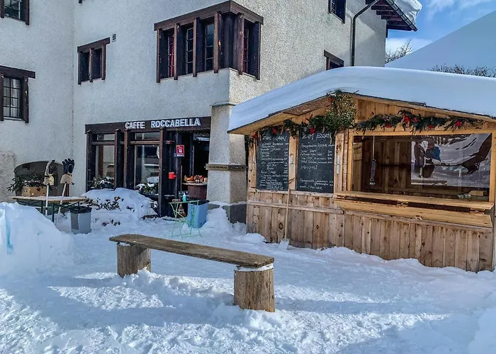 In Den Bergen Mit Grosser Terrasse