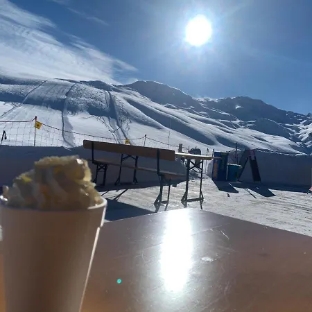 In Den Bergen Mit Grosser Terrasse *