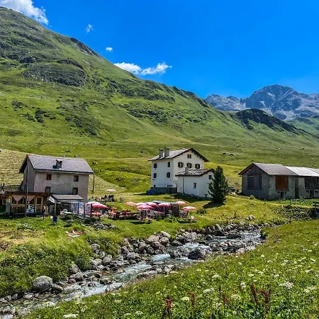 In Den Bergen Mit Grosser Terrasse بيفيو